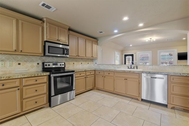 108 Harbour Town Drive, Conroe, TX 77356