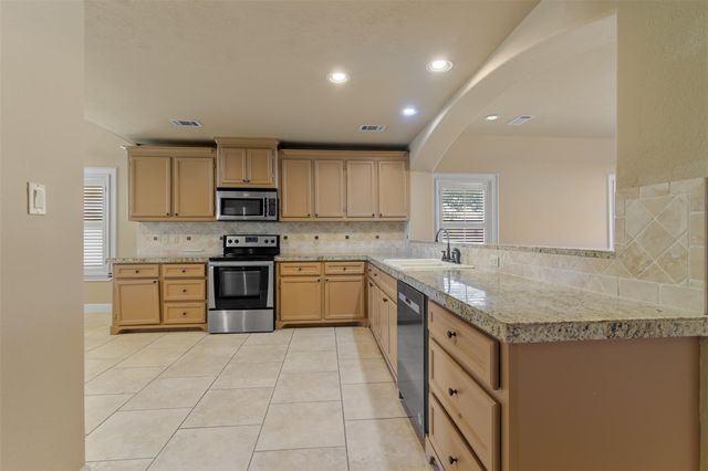 108 Harbour Town Drive, Conroe, TX 77356