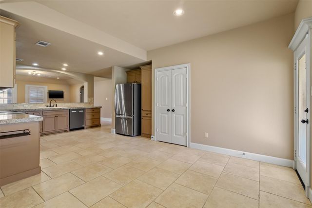 108 Harbour Town Drive, Conroe, TX 77356