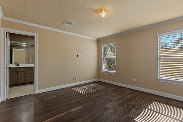 108 Harbour Town Drive, Conroe, TX 77356