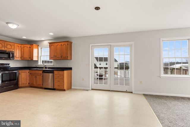 10 VISTA DR, Fredericksburg, PA 17026