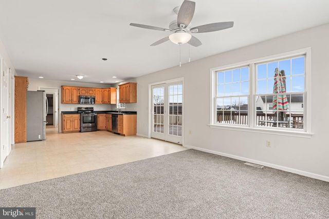 10 VISTA DR, Fredericksburg, PA 17026