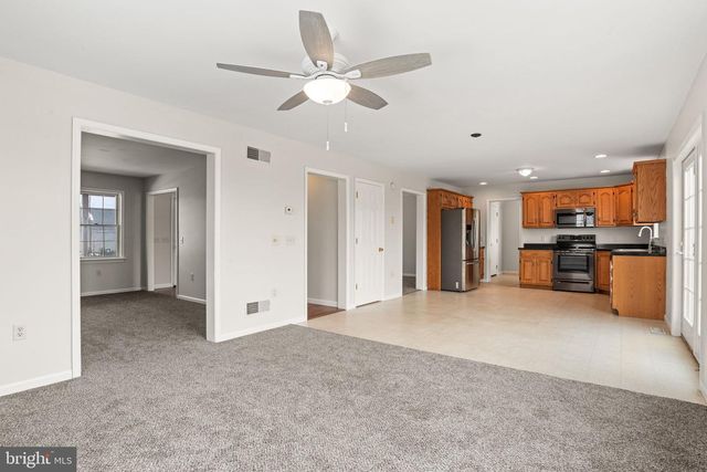 10 VISTA DR, Fredericksburg, PA 17026