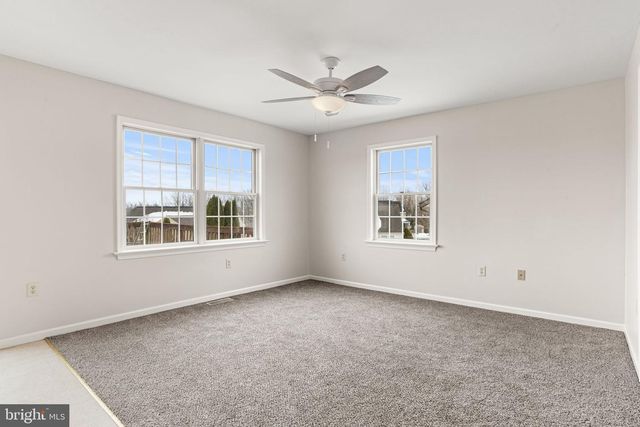 10 VISTA DR, Fredericksburg, PA 17026