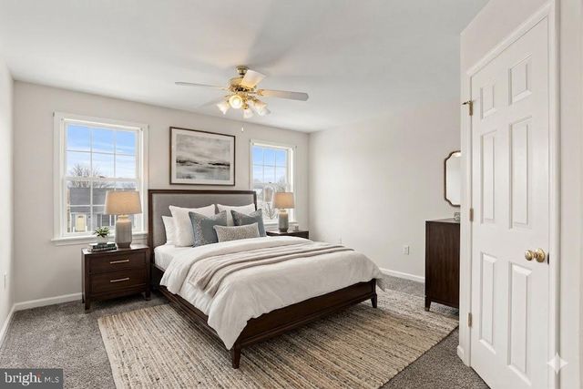 10 VISTA DR, Fredericksburg, PA 17026