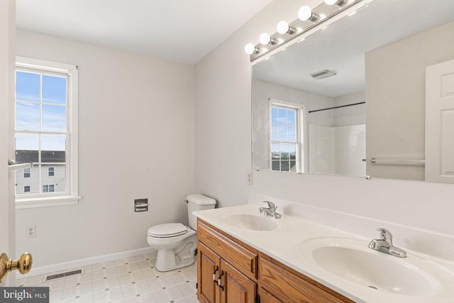 10 VISTA DR, Fredericksburg, PA 17026