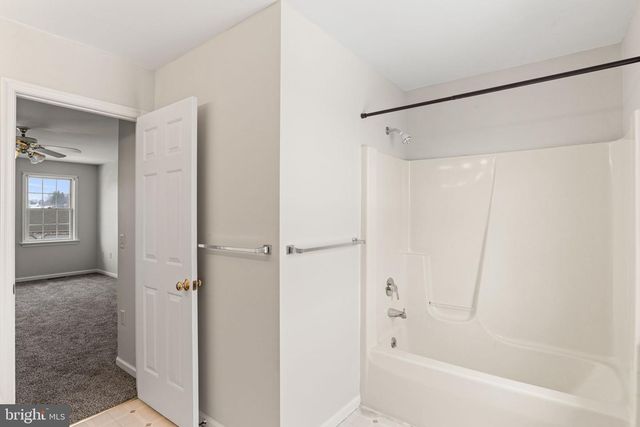 10 VISTA DR, Fredericksburg, PA 17026