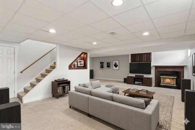 10 VISTA DR, Fredericksburg, PA 17026