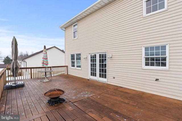 10 VISTA DR, Fredericksburg, PA 17026