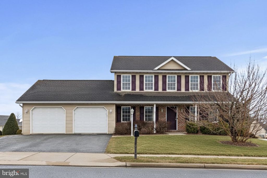 10 VISTA DR, Fredericksburg, PA 17026