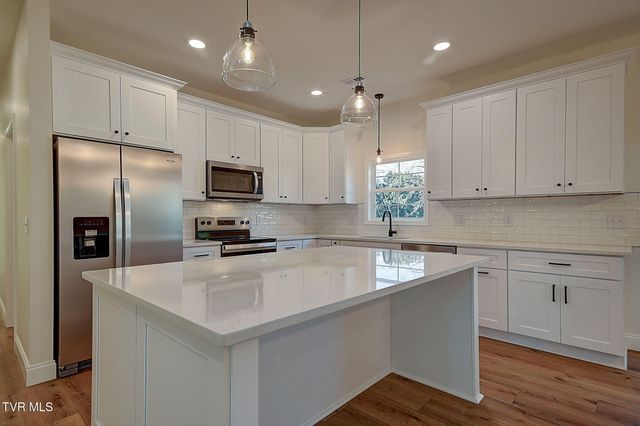 1803 Brook Hollow Road, Johnson City, TN 37604