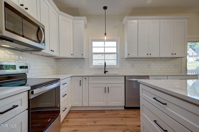 1803 Brook Hollow Road, Johnson City, TN 37604