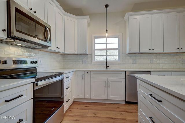 1803 Brook Hollow Road, Johnson City, TN 37604
