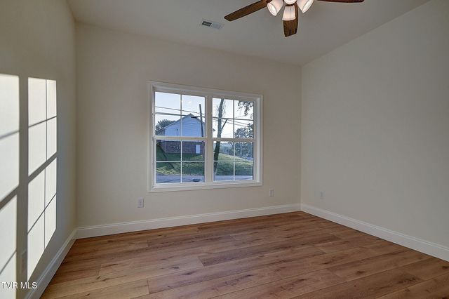 1803 Brook Hollow Road, Johnson City, TN 37604
