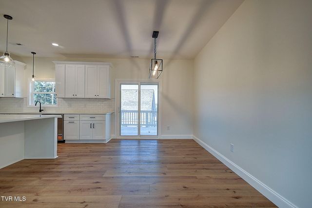 1803 Brook Hollow Road, Johnson City, TN 37604