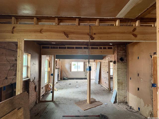 1036 Rigsby, San Antonio, TX 78210