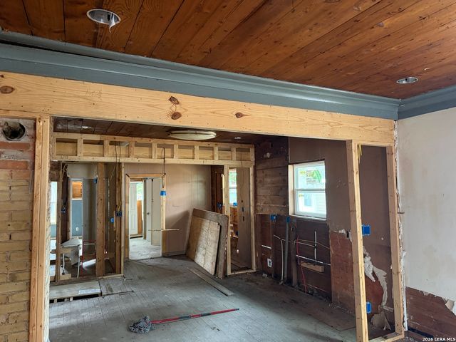 1036 Rigsby, San Antonio, TX 78210