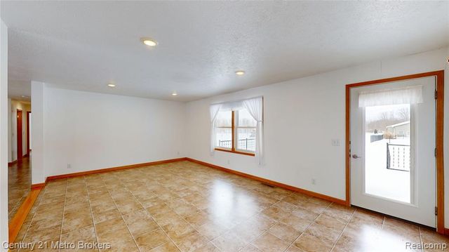 10582 E 80th Street, Reed City, MI 49677