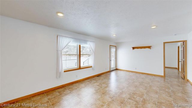 10582 E 80th Street, Reed City, MI 49677