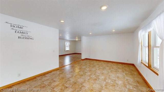 10582 E 80th Street, Reed City, MI 49677