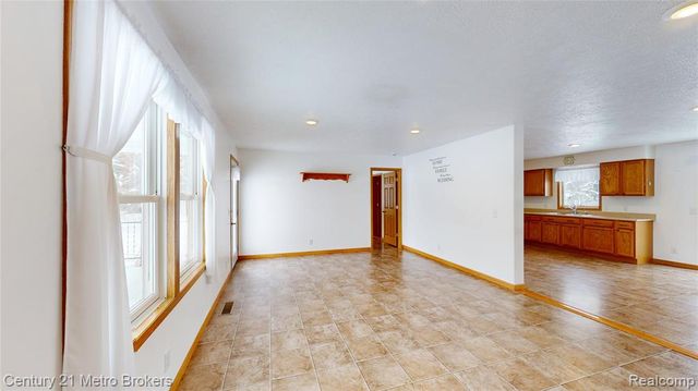 10582 E 80th Street, Reed City, MI 49677