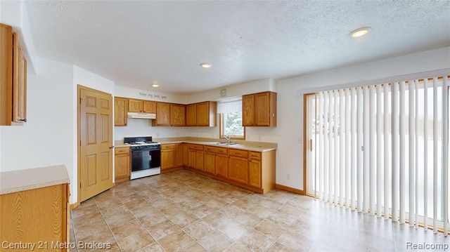 10582 E 80th Street, Reed City, MI 49677