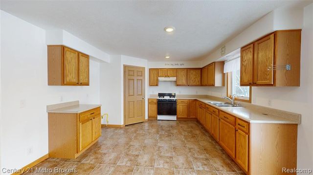 10582 E 80th Street, Reed City, MI 49677