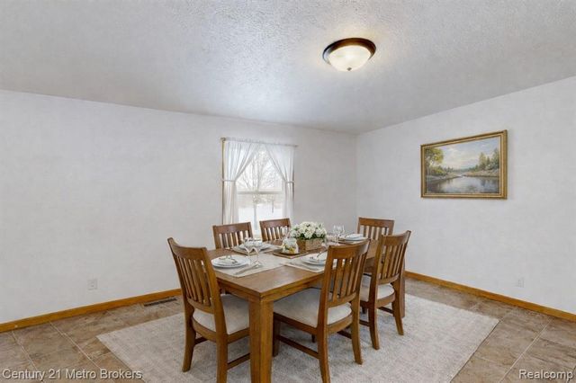 10582 E 80th Street, Reed City, MI 49677