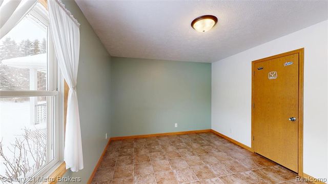 10582 E 80th Street, Reed City, MI 49677