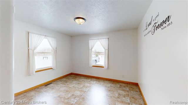 10582 E 80th Street, Reed City, MI 49677