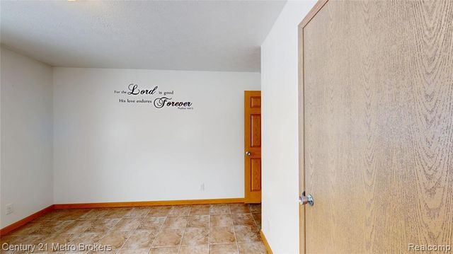 10582 E 80th Street, Reed City, MI 49677