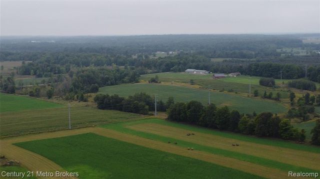 10582 E 80th Street, Reed City, MI 49677