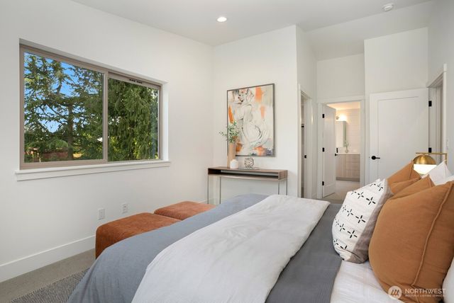 10183 NE 112th Place, Kirkland, WA 98033