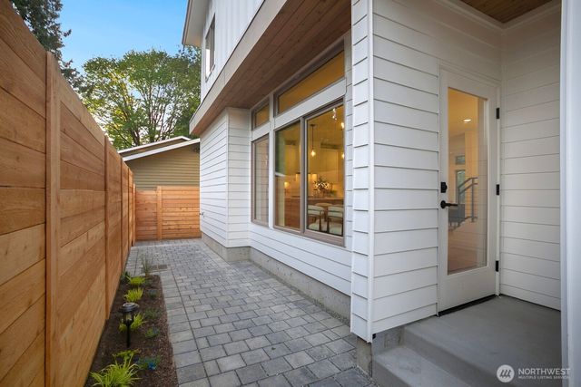 10183 NE 112th Place, Kirkland, WA 98033