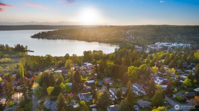 10183 NE 112th Place, Kirkland, WA 98033