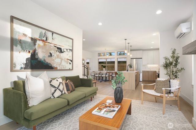 10183 NE 112th Place, Kirkland, WA 98033