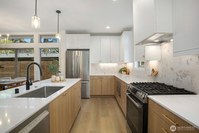 10183 NE 112th Place, Kirkland, WA 98033