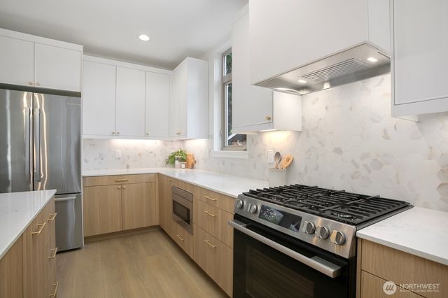 10183 NE 112th Place, Kirkland, WA 98033