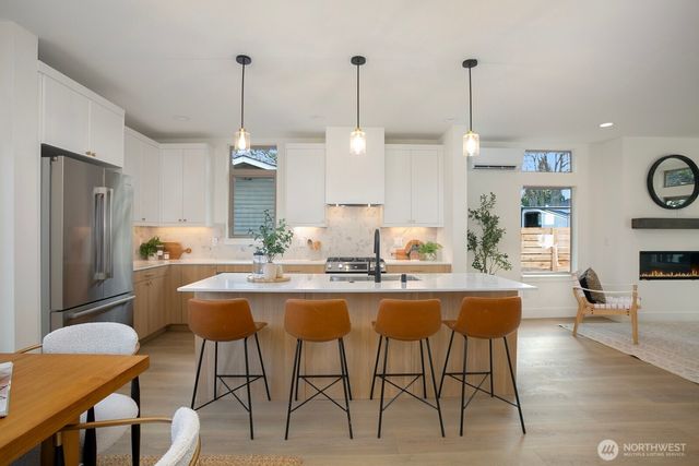 10183 NE 112th Place, Kirkland, WA 98033