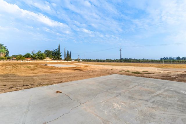 5938 S Cherry Avenue, Fresno, CA 93706