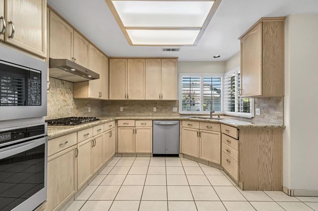 3003 W Wellington Lane, Fresno, CA 93711