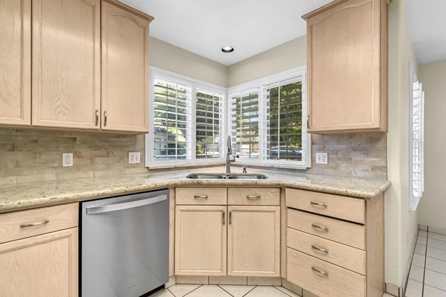 3003 W Wellington Lane, Fresno, CA 93711