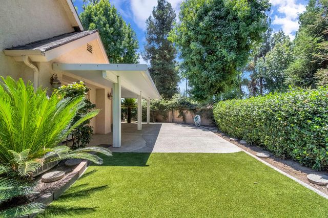 3003 W Wellington Lane, Fresno, CA 93711