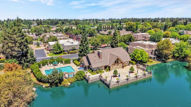 3003 W Wellington Lane, Fresno, CA 93711