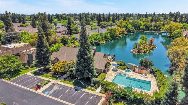 3003 W Wellington Lane, Fresno, CA 93711