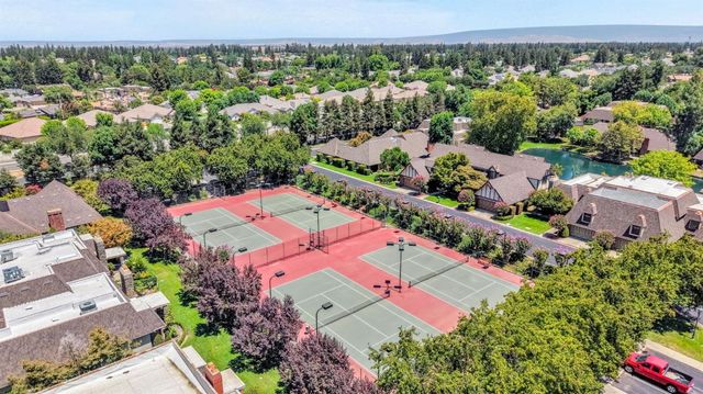 3003 W Wellington Lane, Fresno, CA 93711