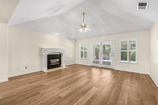 3003 W Wellington Lane, Fresno, CA 93711