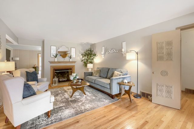 1803 Paula Court, Sleepy Hollow, IL 60118