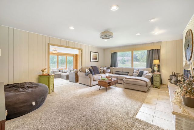 1803 Paula Court, Sleepy Hollow, IL 60118