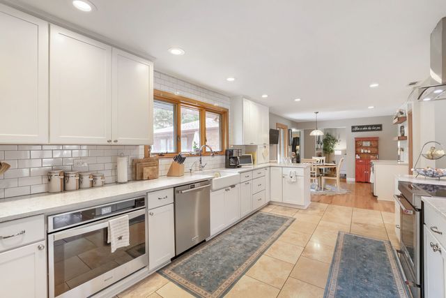 1803 Paula Court, Sleepy Hollow, IL 60118